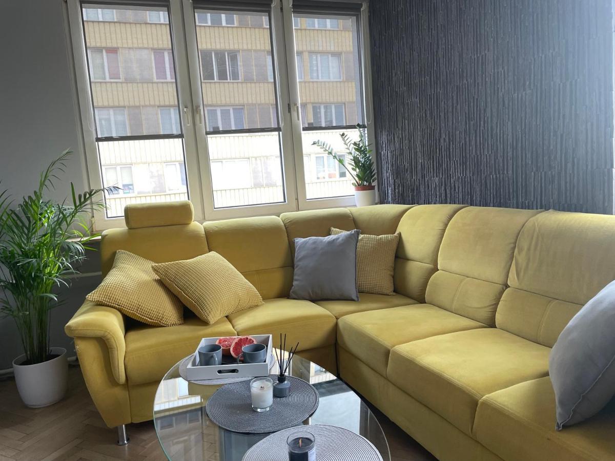 Grey Gucci Apartment City Center Warschau Exterior foto