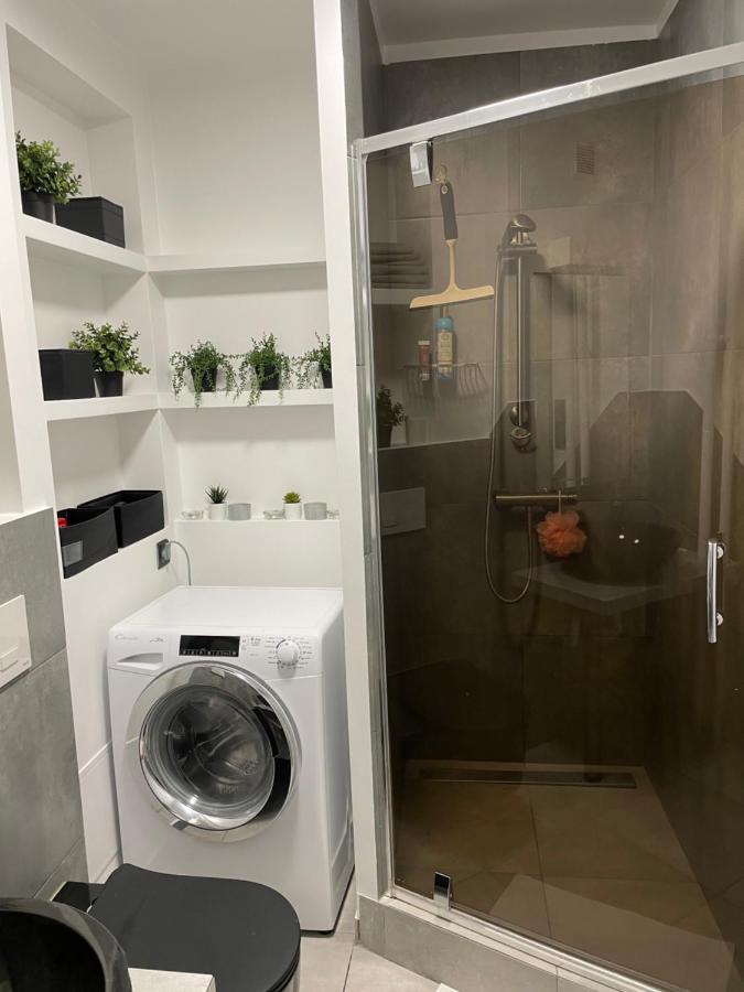 Grey Gucci Apartment City Center Warschau Exterior foto