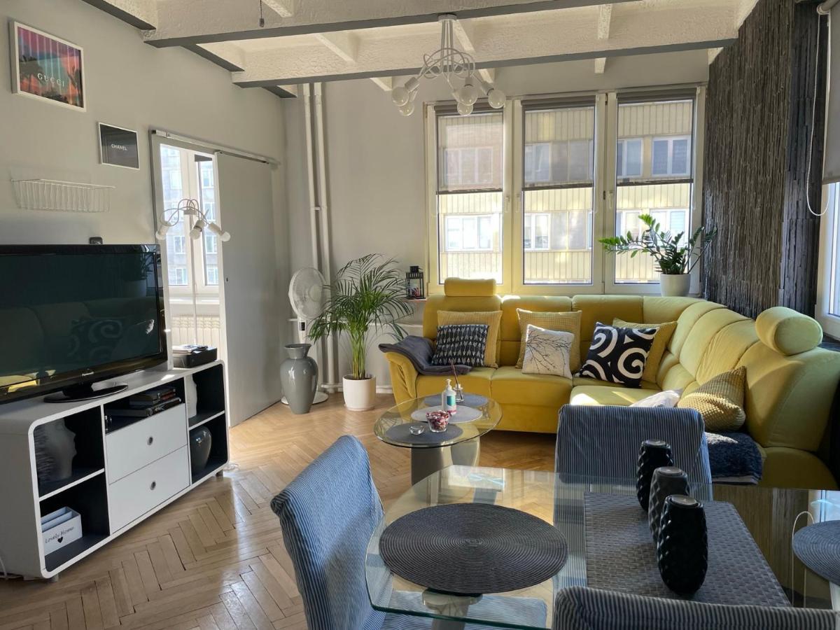 Grey Gucci Apartment City Center Warschau Exterior foto